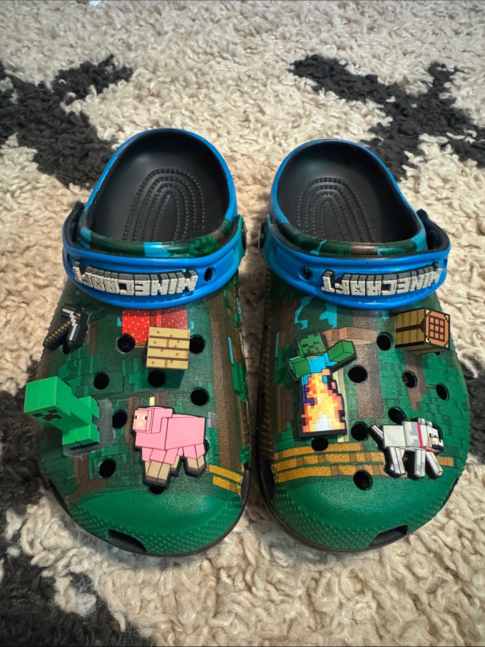 CROCS Kids' Green and Blue Minecraft Clog Sandals Size J5